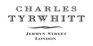 Charles Tyrwhitt创立于1986年，是英国中高档商务服饰品牌，其产品包括男士衬衫、领带、西装 、鞋 、休闲装 、配件等。Charles Tyrwhitt主打的概念就是商务，适合正常的上班族。英式剪裁，版型修身，更加突出腰线，比较适合中国人。